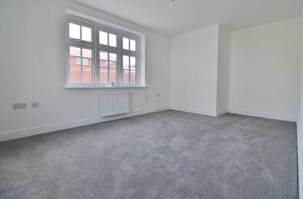 Apartment in Winchester, Newlands - View 3