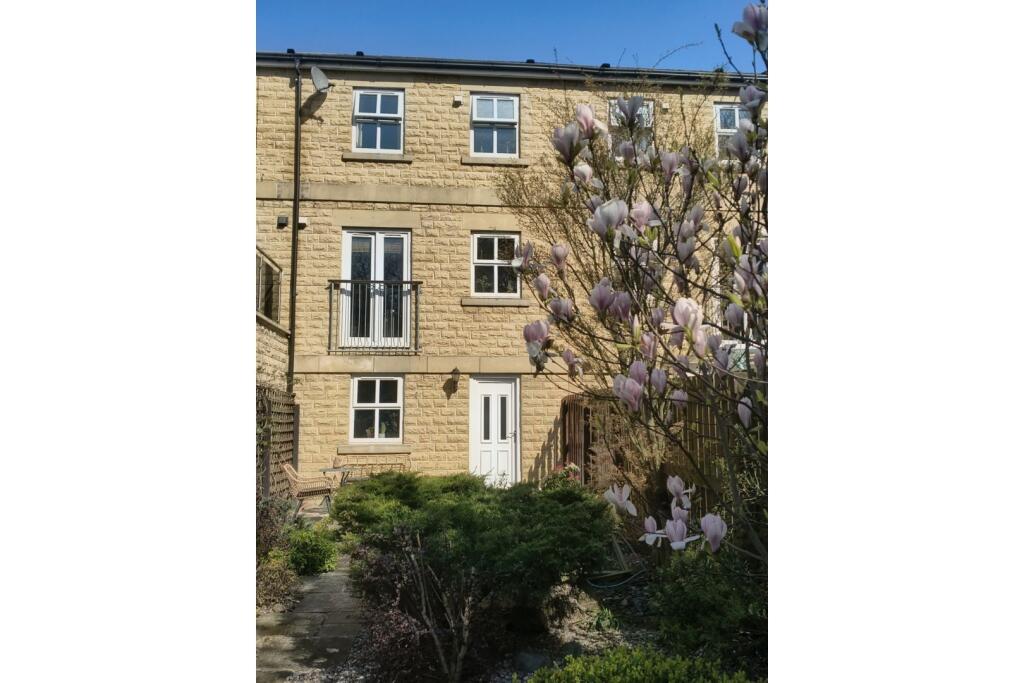 Main image of property: Wellfield Mews, Dewsbury, WF13