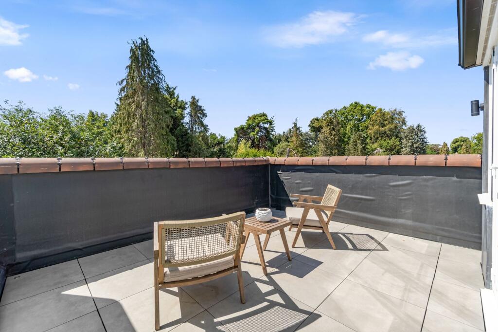 Apartment in Kingston upon Thames - View 4