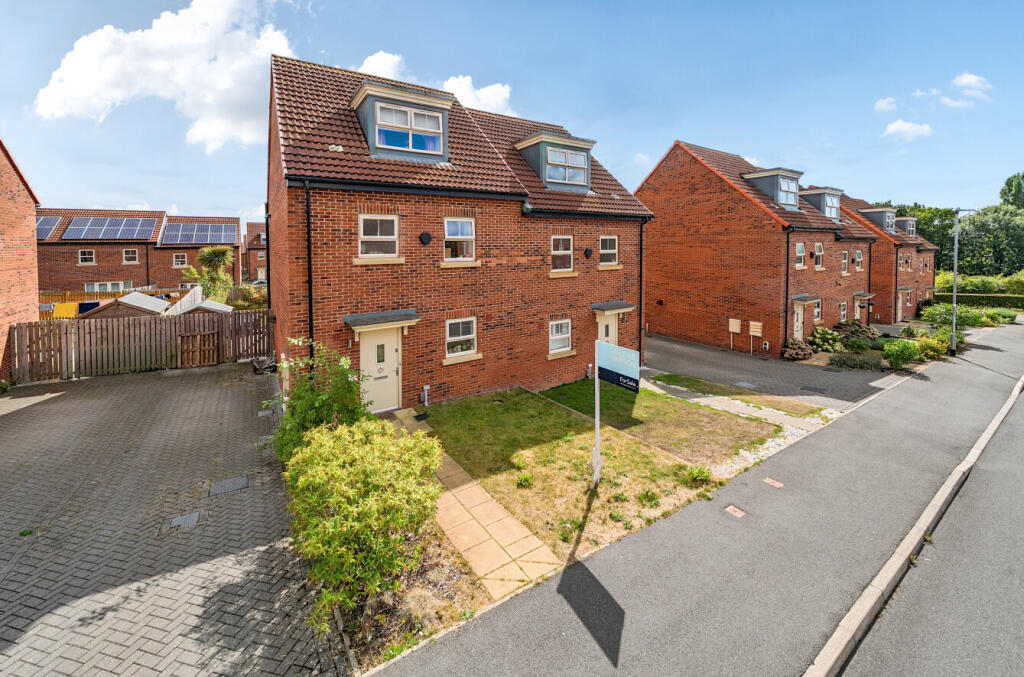 Main image of property: Asket Fold, Seacroft, Leeds, LS14