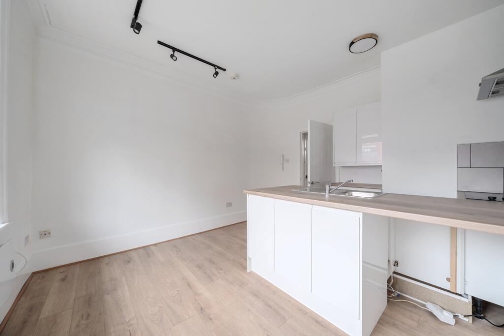 Main image of property: London Road Rochester ME2