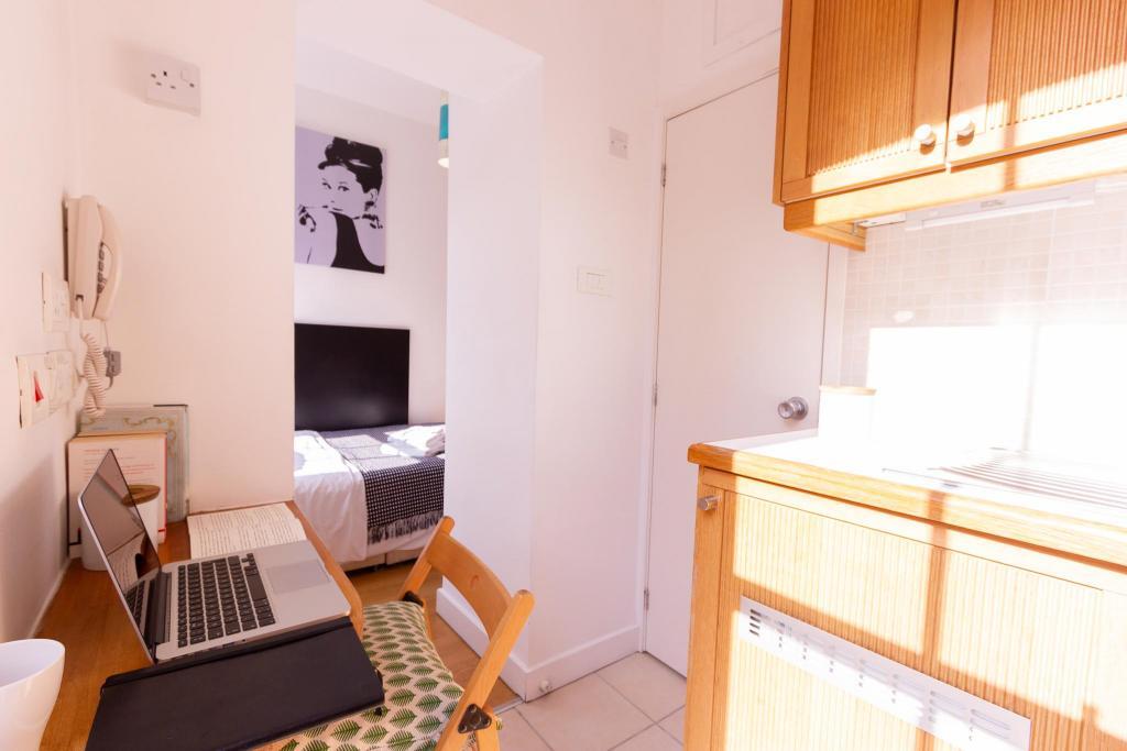 Apartment in London - View 3