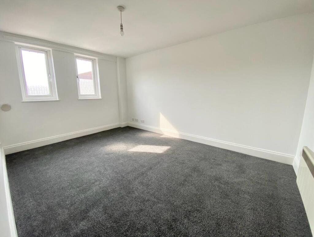Apartment in Southampton - View 2