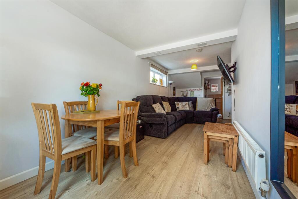Apartment in Chichester, Lavant - View 3