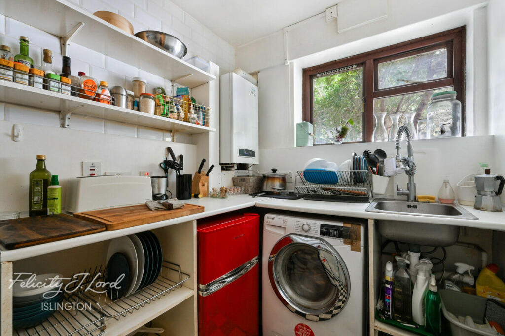 Main image of property: St Peter's Street, London