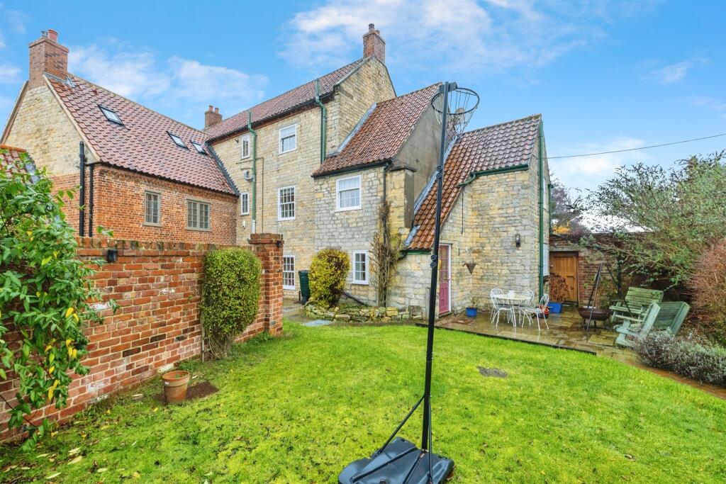 Grantham Road, Navenby, Lincoln photo 2