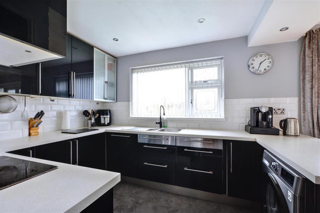 House in Nottingham, Inham Nook, Chilwell - More
