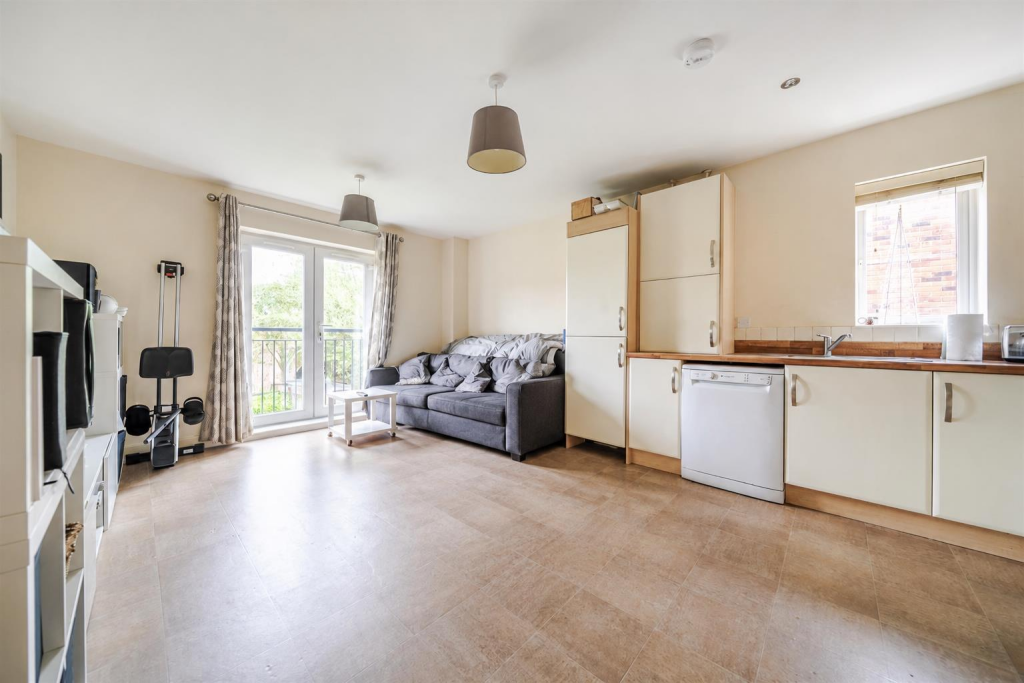 Apartment in Wokingham - View 3
