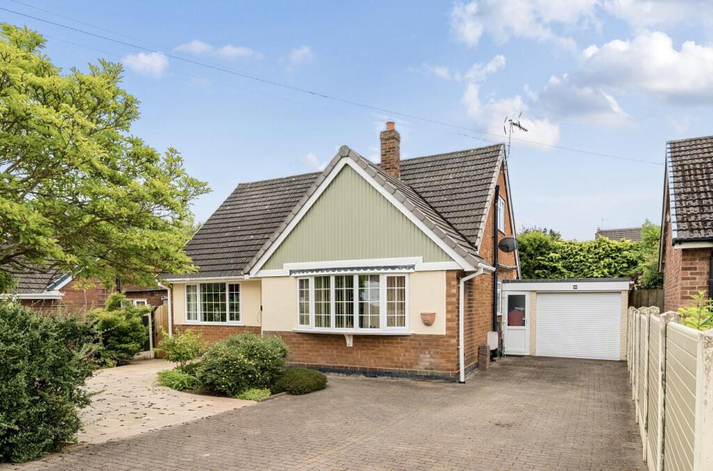 4-bed detached on Bathfields Crescent, Whitchurch., £375,000