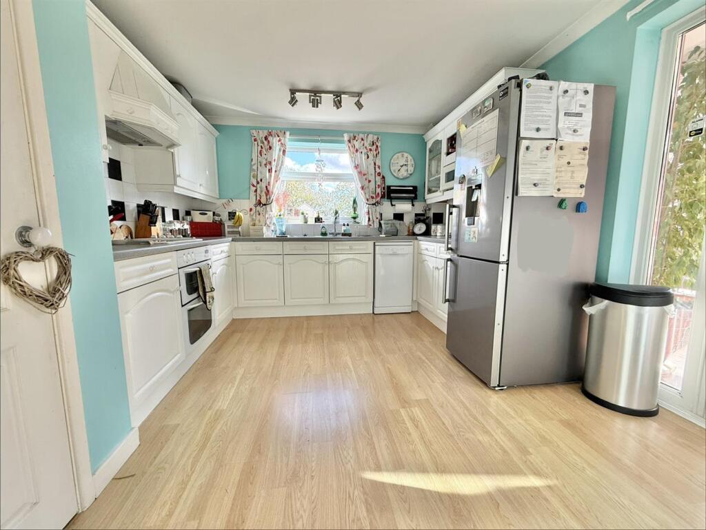 House in Mid Suffolk, Thorpe Street, Hinderclay - More