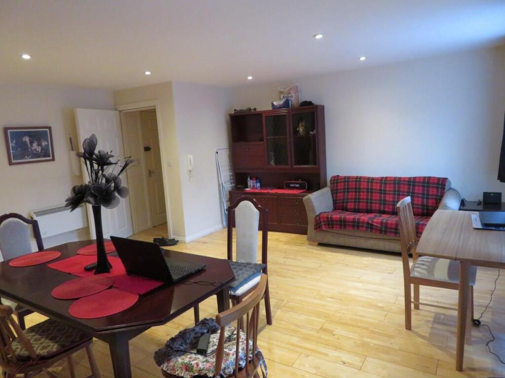 Apartment in Peterborough - More