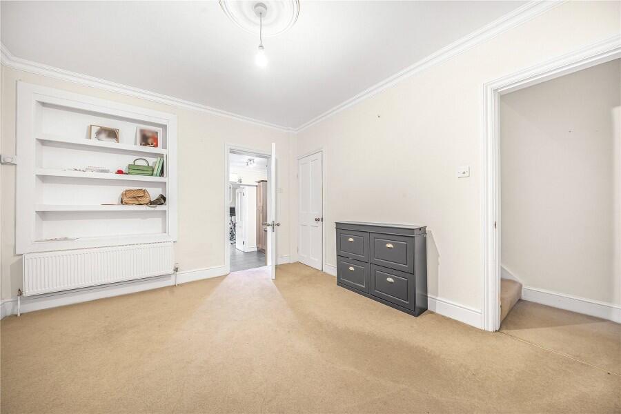 House in Guildford - View 5