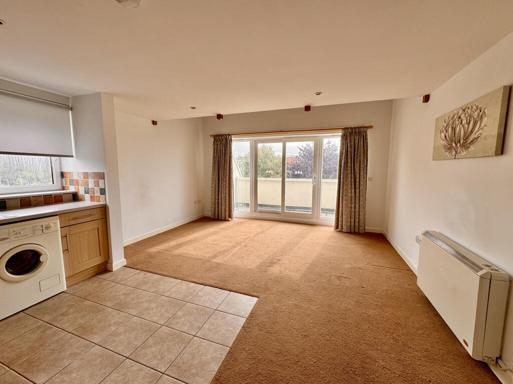 Canterview, Rowley Drive, Newmarket, Suffolk photo 3