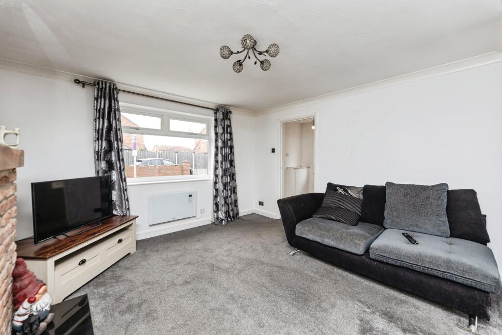 Byram Park Road, Byram, Knottingley, WF11 photo 4