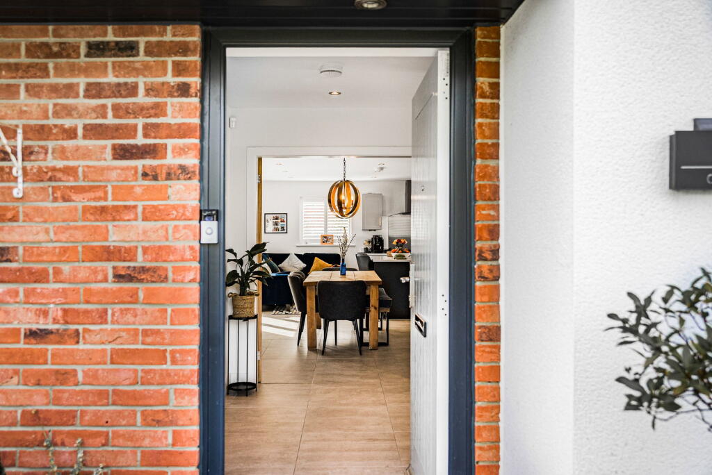Open field views. Award winning location. Incredible 'farmhouse' aesthetic: Oak Avenue, Elswick, Lancashire photo 4
