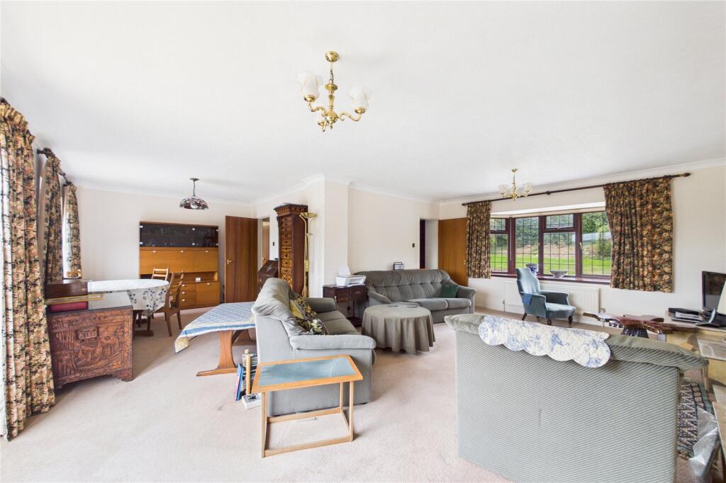 Purley Rise, Purley on Thames, Reading, Berkshire, RG8 photo 3