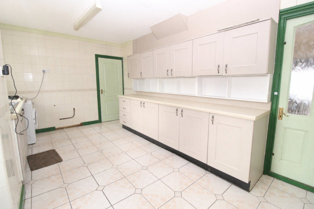 Birch Tree Hollow, Short Heath, Willenhall, WV12 photo 5