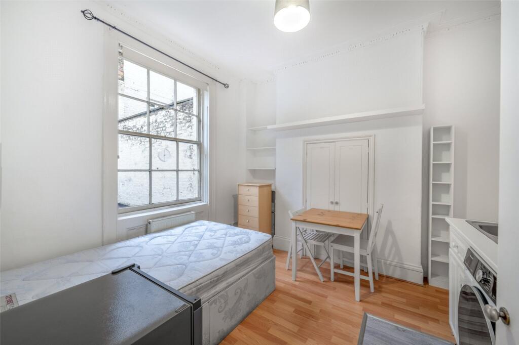 Main image of property: Gloucester Place, London, NW1