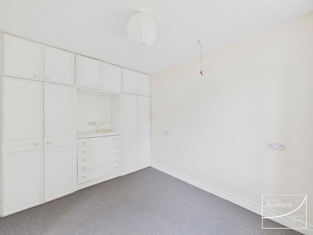 Apartment in Torquay, Torbay - View 4