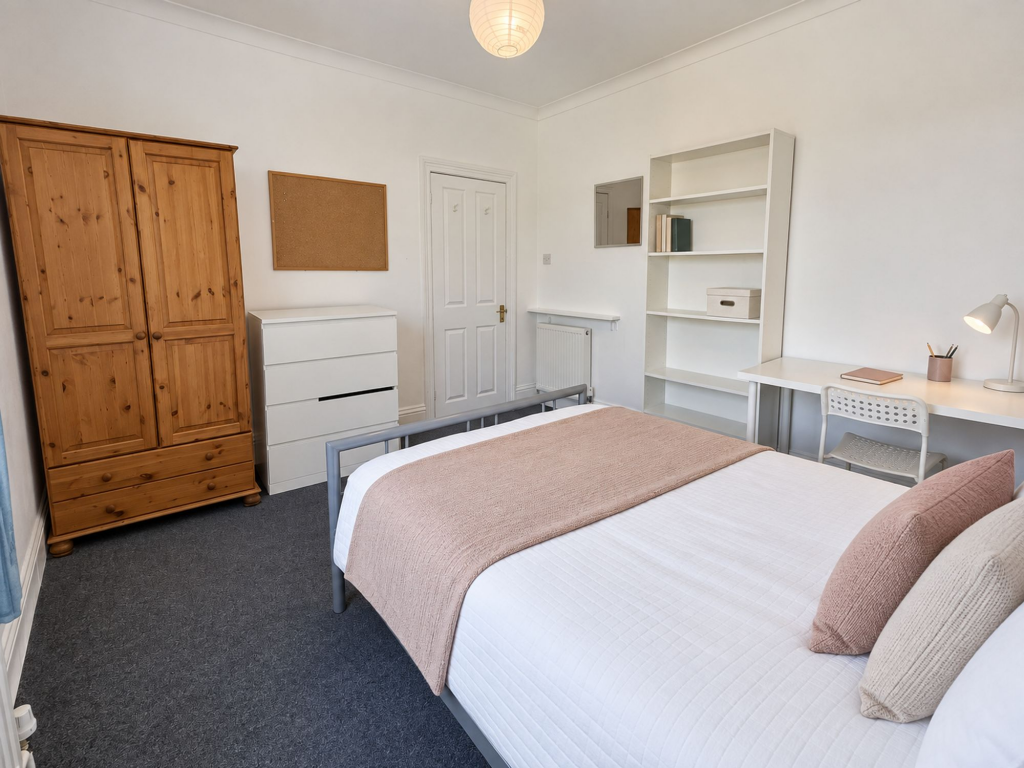 Fortescue Road, Bournemouth, BH3 - More