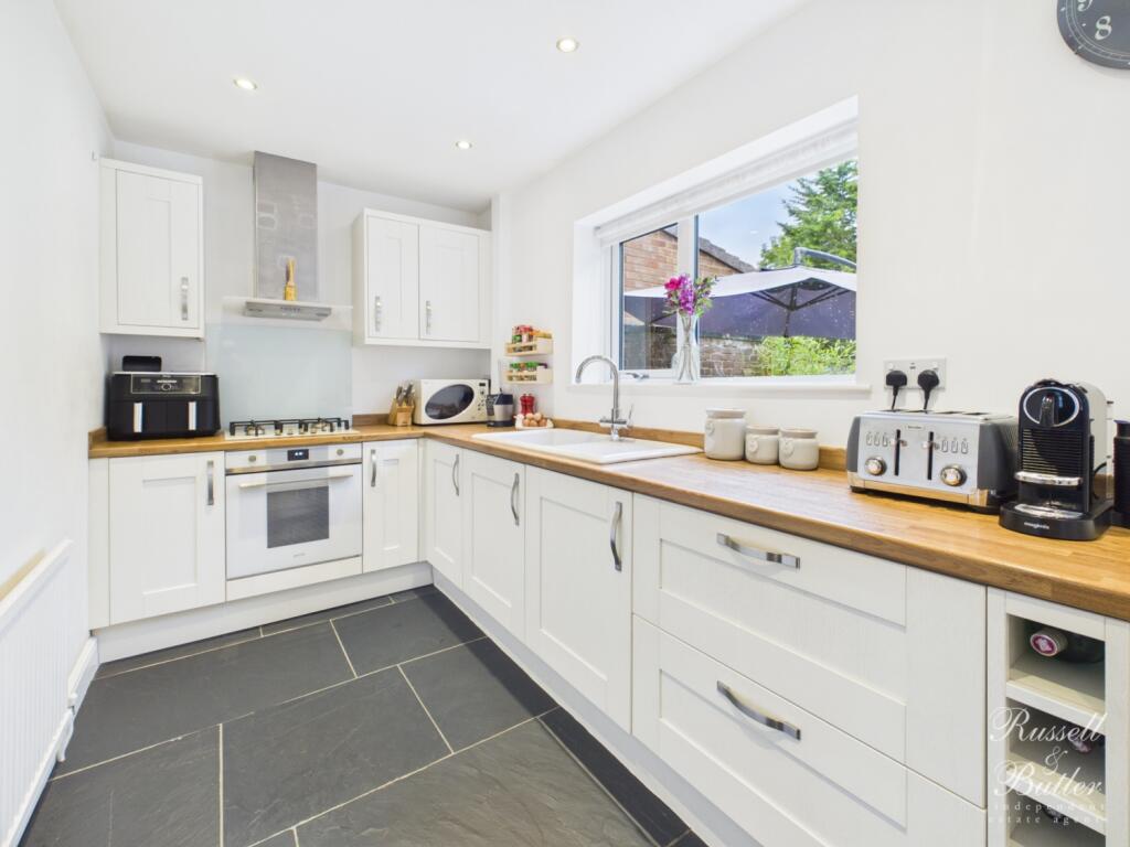 House in Milton Keynes, Charndon - View 2