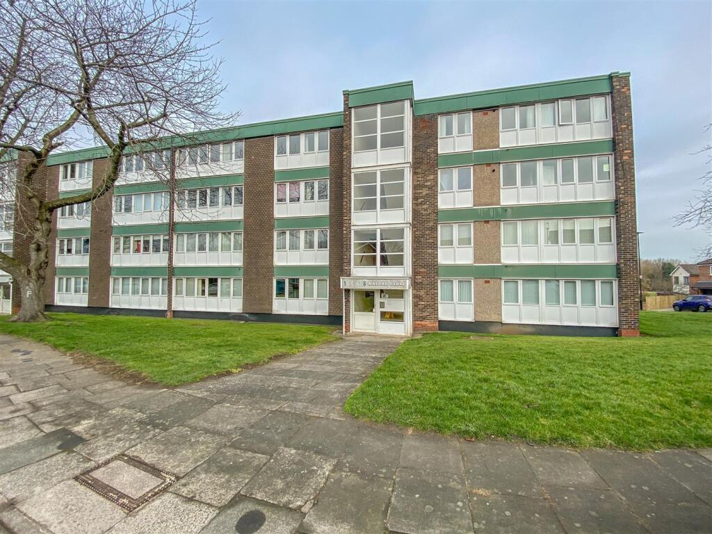 2-bed apartment on Haydon Close, Red House Farm, £75,000