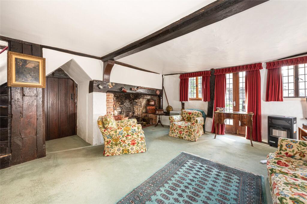 Holly Tree Lane, Cuddington, Buckinghamshire, HP18 photo 3