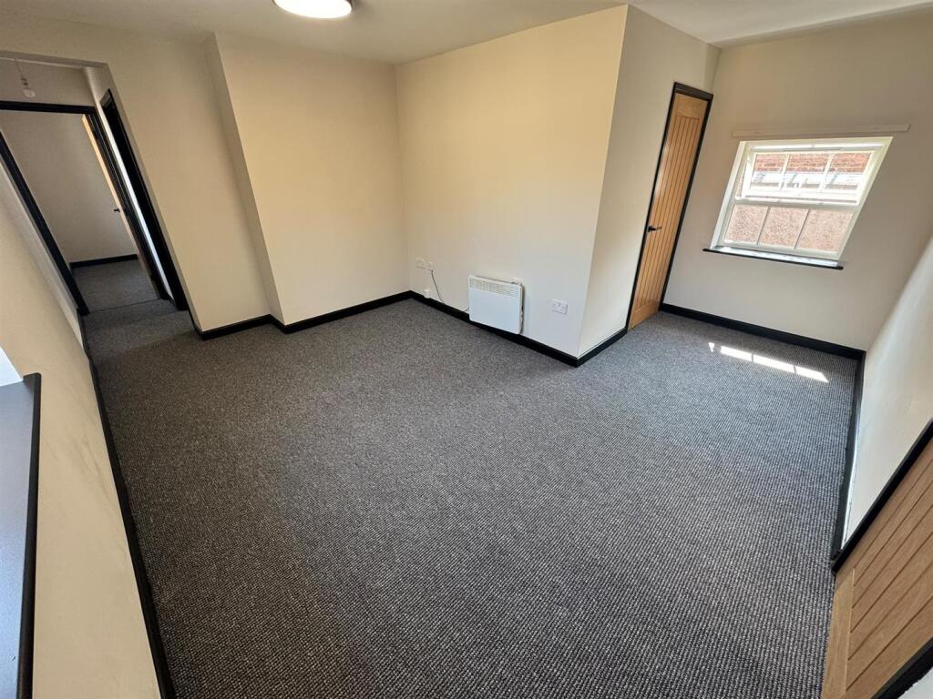 Main image of property: 4 Cornhill Lane, Boston