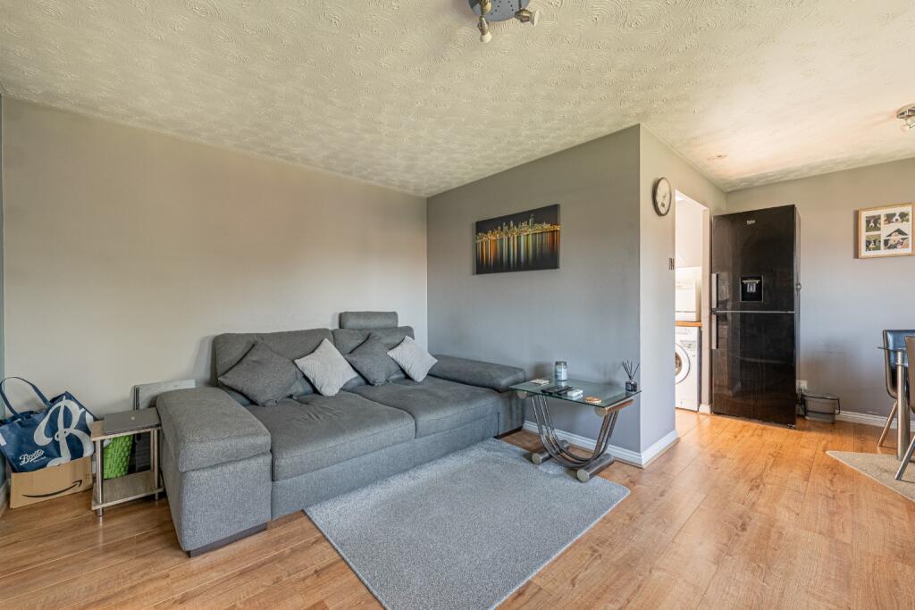 Eayre Court, St. Neots, Cambridgeshire, PE19 1QZ - View 3