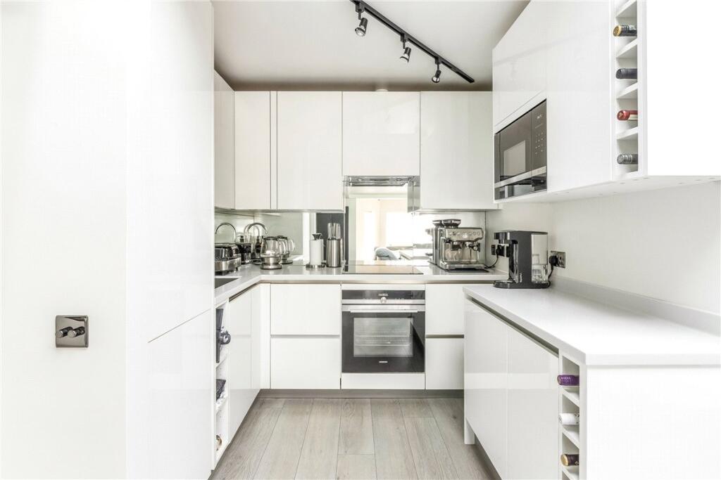 Apartment in London - View 3