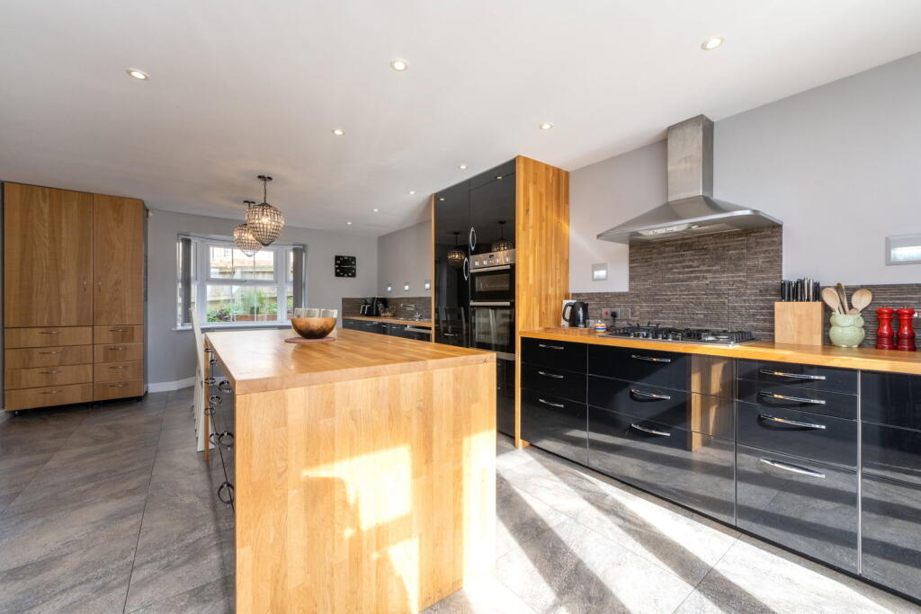 Nelson Way, Yeovil, BA21 5DT photo 5