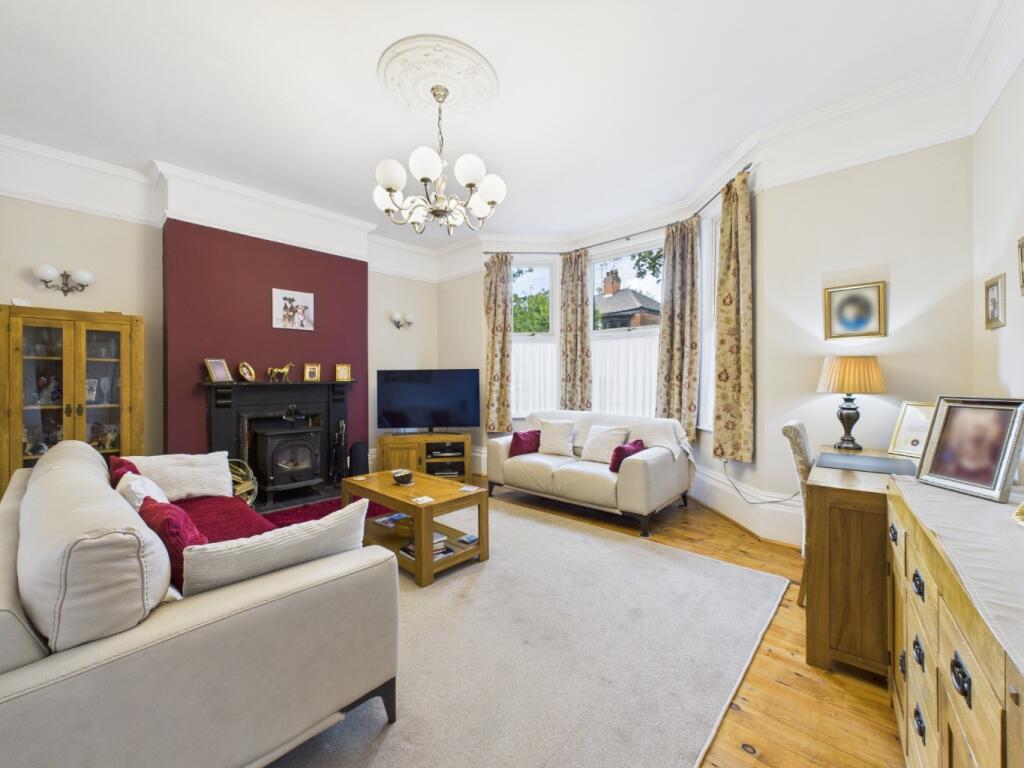 House in Hull, Newland - More