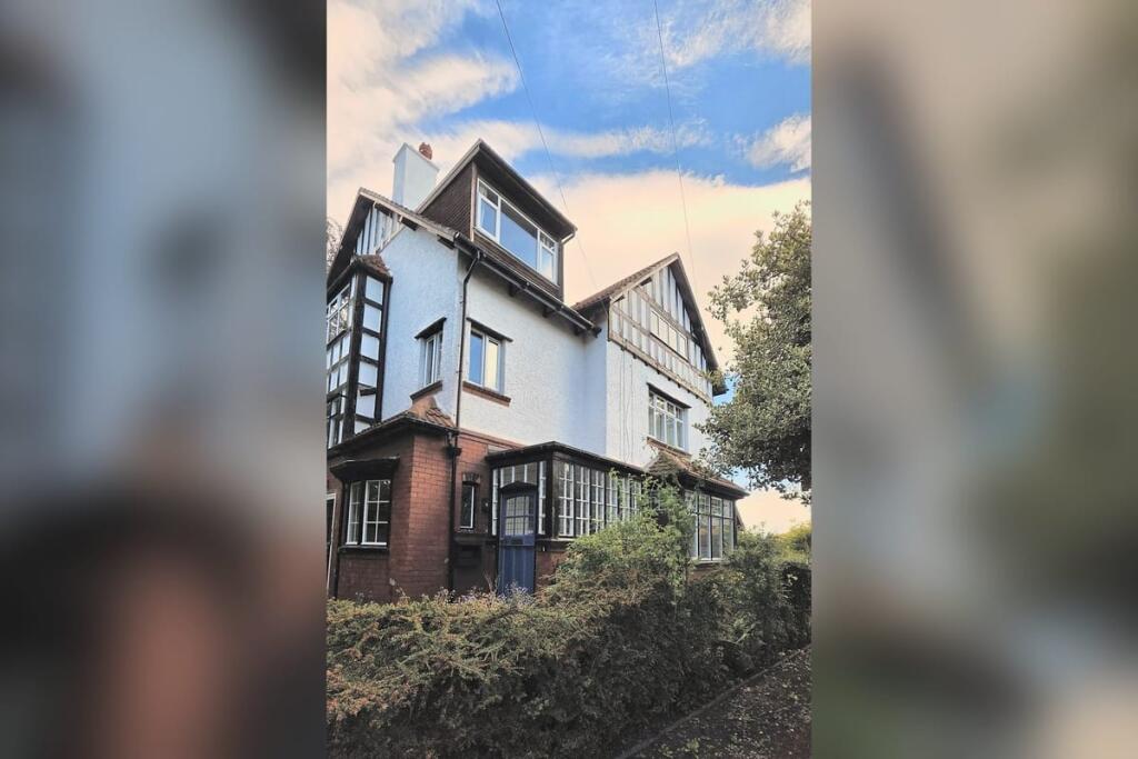 Main image of property: Ashleigh Road, Leeds, LS16