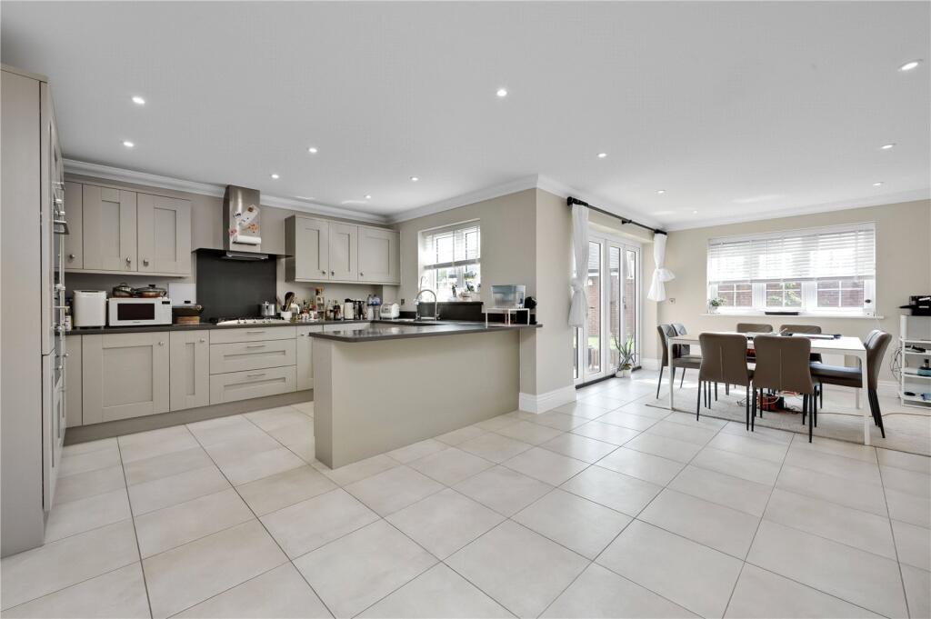 House in Waverley, Farnham - View 3