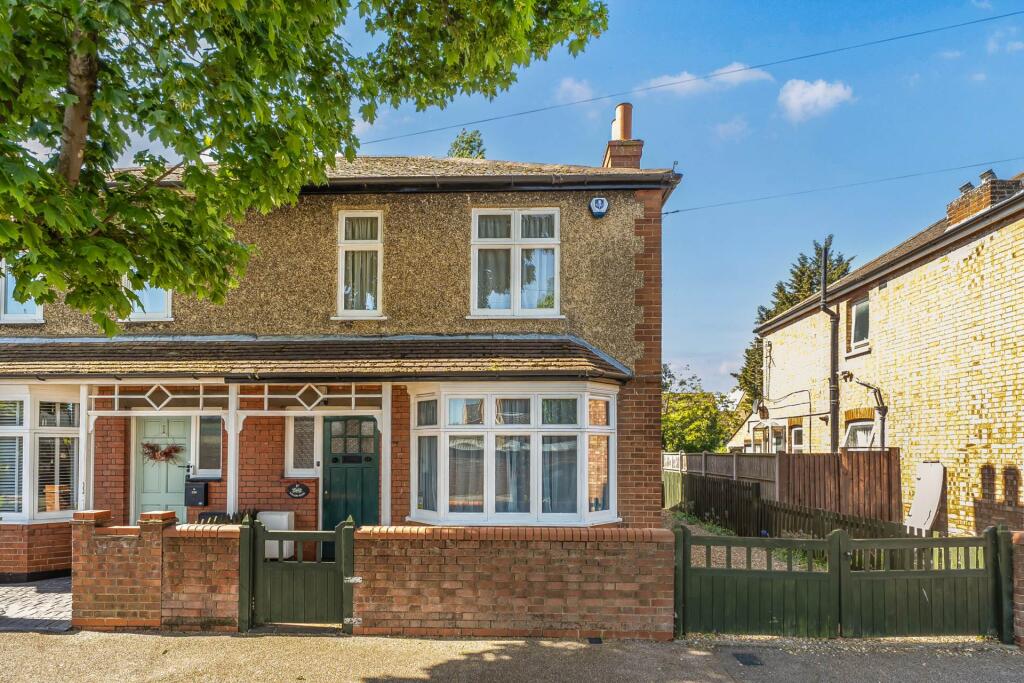 3-bed semi-detached on Willow Road, Bedford, £315,000