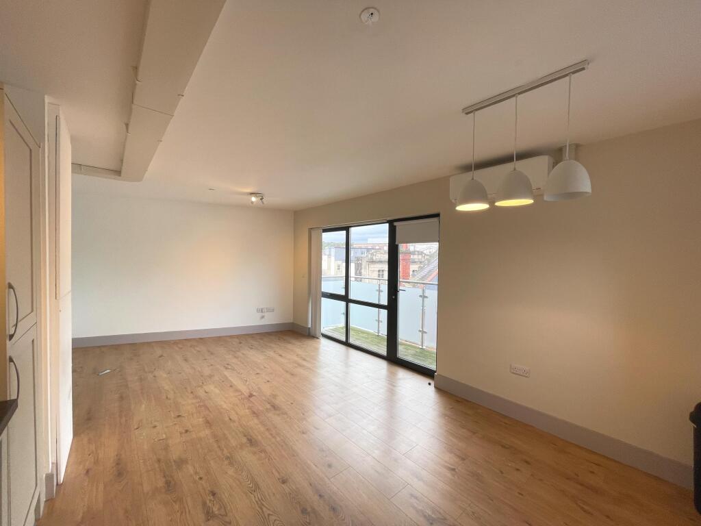 Apartment in Newport, City Centre, Stow Hill - View 5