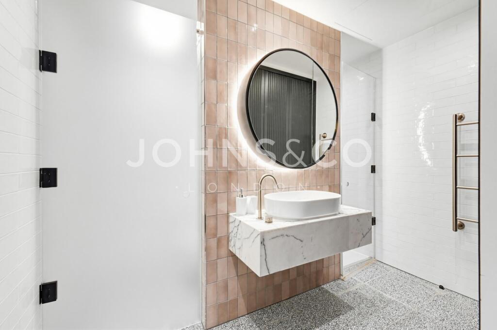 Apartment in London - More