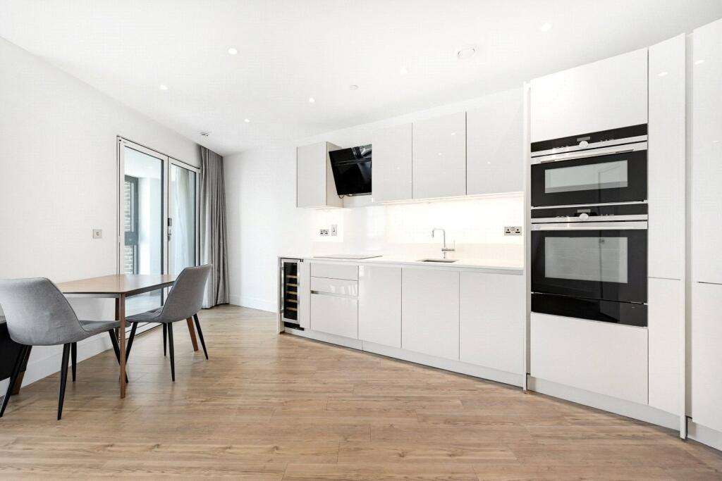 Apartment in London, St. George in the East, Whitechapel - View 2