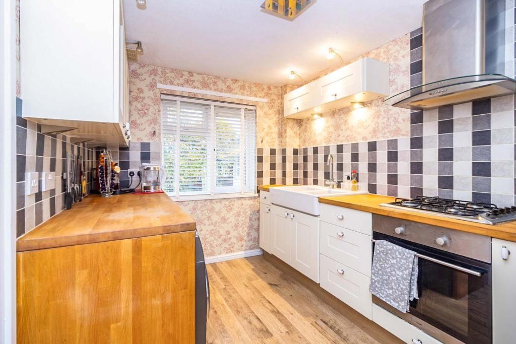 Apartment in Milton Keynes - View 3