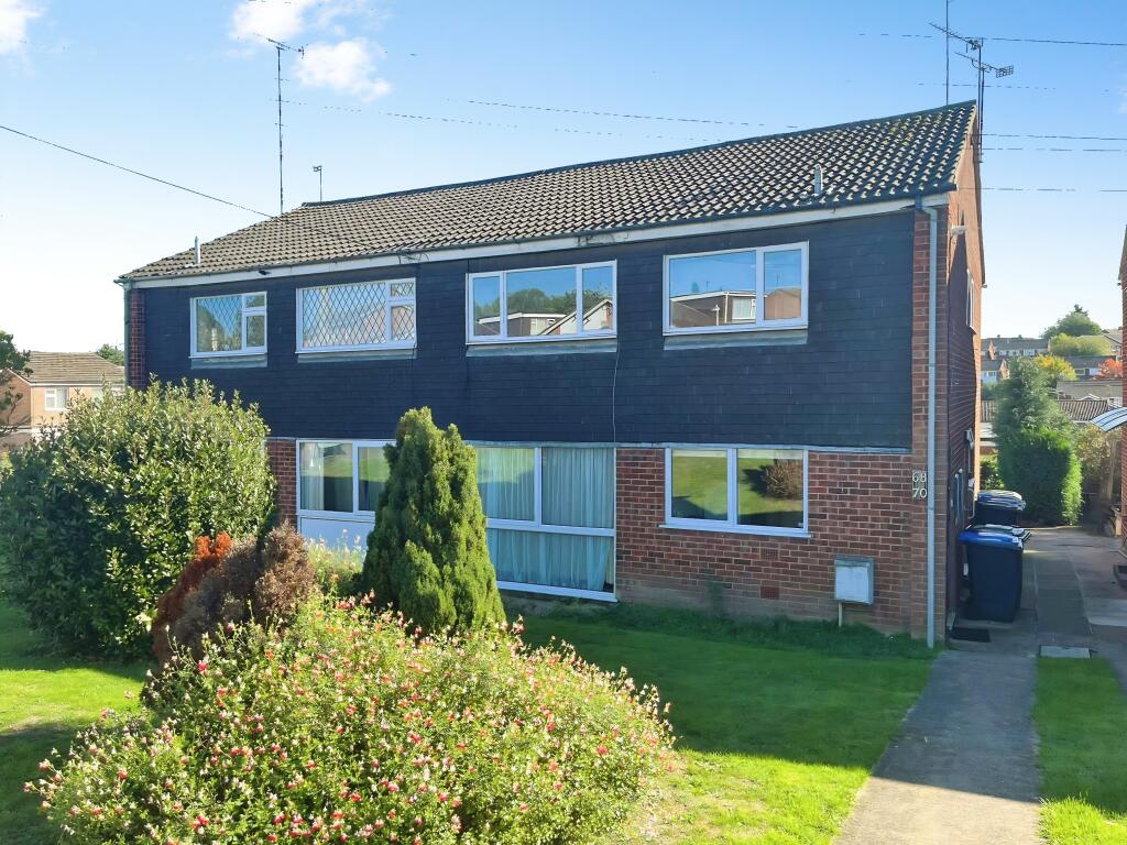 2-bed flat on 68 Cornwallis Road, Bilton, Rugby, Warwickshire CV22 7HN, £70,000