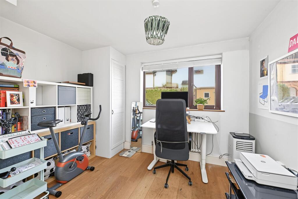 Coleswood Road, Harpenden photo 4