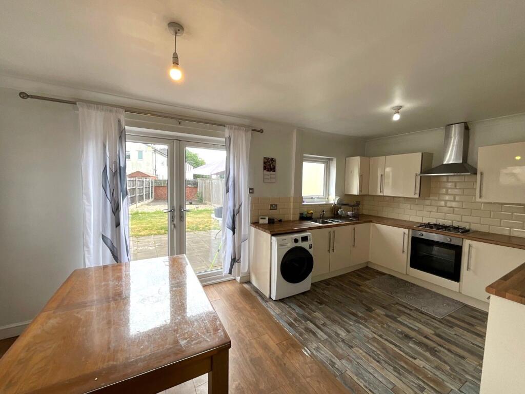 House in Doncaster, Armthorpe - View 2
