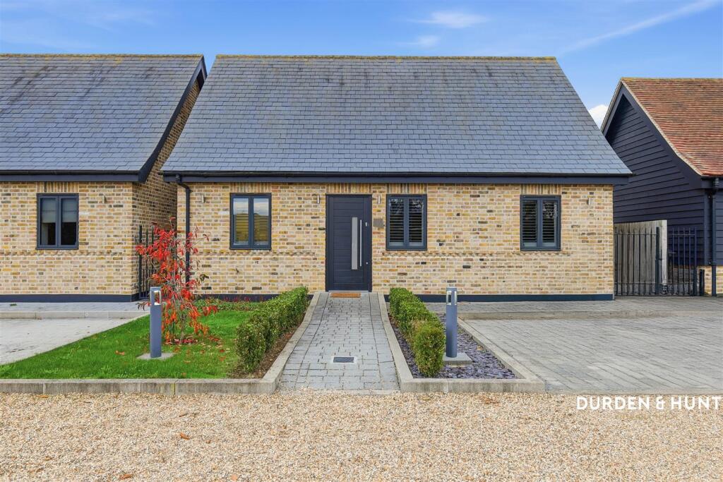 Main image of property: Dennises Lane, South Ockendon, RM15