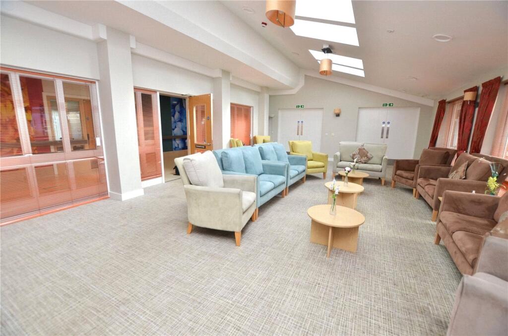 Apartment in Ellesmere Port, Whitby - More