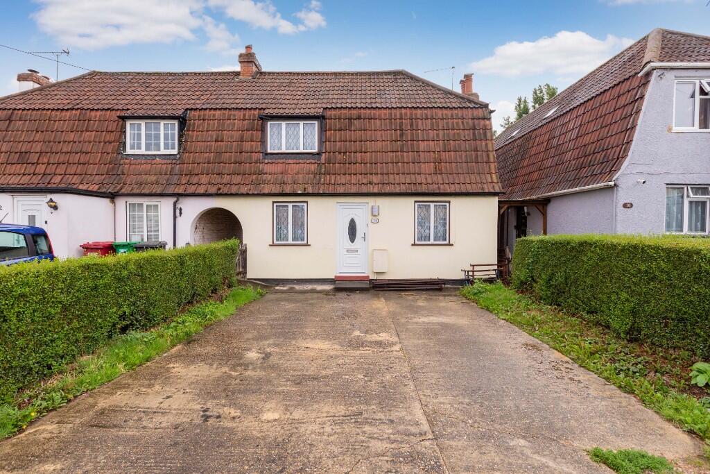 4-bed semi-detached on Elliman Avenue, Slough, £540,000