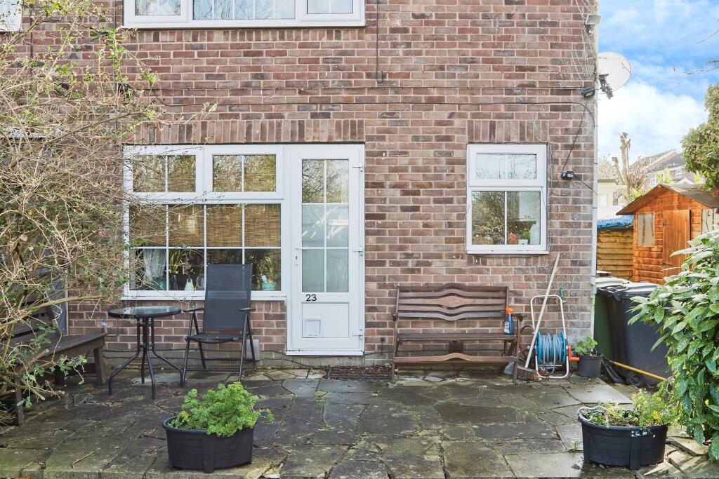 Apartment in Leeds, Intake, Rodley - View 3