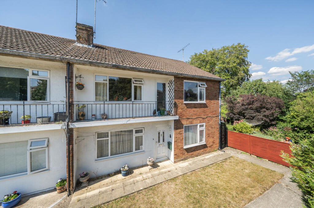 Main image of property: Tring Road, Dunstable, Bedfordshire