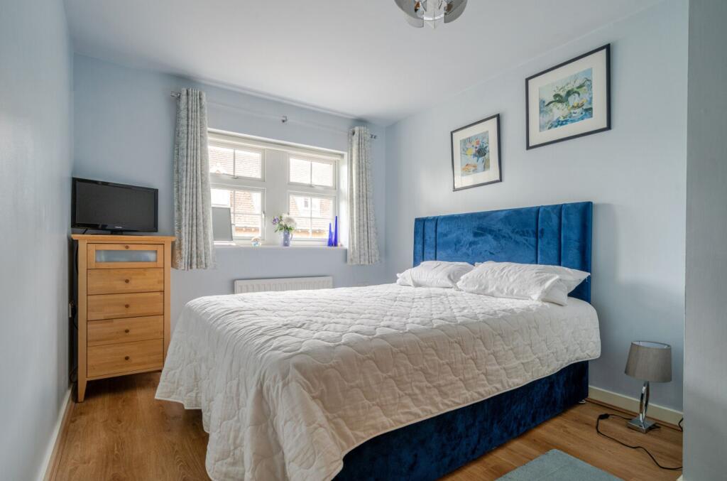 Waterfield Gardens, Chichester, PO19 - View 4