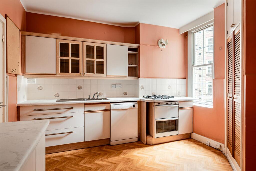 Apartment in London - More