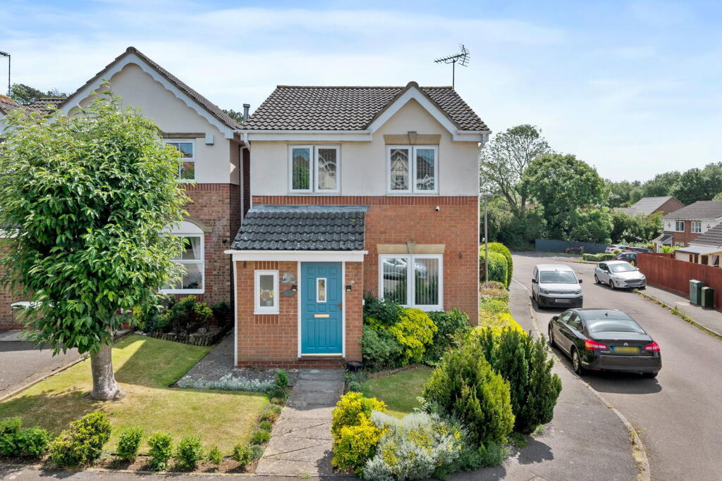 3-bed detached on Bramshill Avenue, Kettering, NN16, £270,000